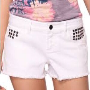 Forever 21 women’s white Stud-Accent Denim Shorts size S